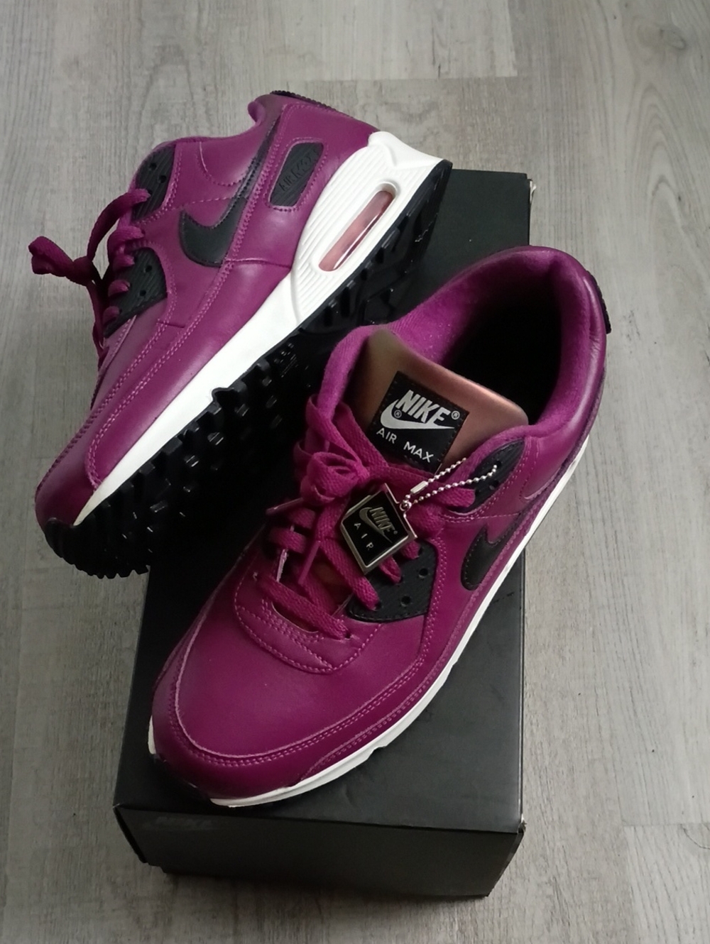 Nike Air Max 90 Sneakers SANGRIA Men Sz11.5 Used